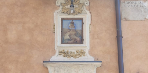 Edicola sacra di via delle Botteghe Oscure 34 (palazzetto dell’Olmo)