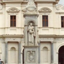 Guglia in p.zza S. Bartolomeo all'Isola.