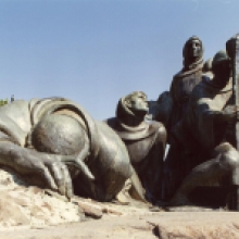 Monumento a S.Francesco d’Assisi, particolare del gruppo dei seguaci