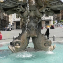 Particolare dello stemma pontificio della famiglia Barberini